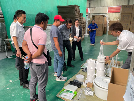 Philippine Customer Came to Our Company to Inspect Hydroponic Equipment and Greenhouse Project03