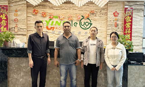 Indian customers come to our company to inspect hydroponic equipment