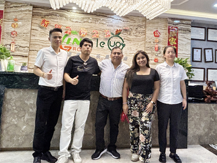 Peruvian Customers Come to Our Company to Inspect Hydroponic Growing Equipment